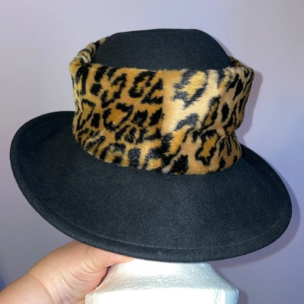 Betmar Wool Vintage Union Made Black With Animal Print Faux Fur Hat Band